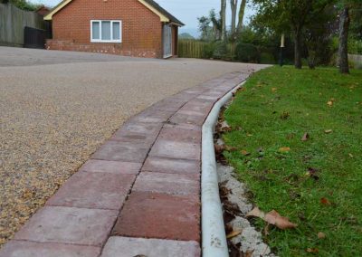 Nice finish with block paving complimenting the resin bound