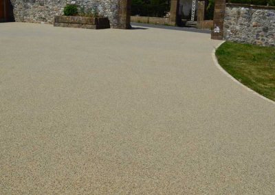 Resin bound aggregate surface